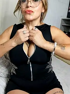 Gatithaaa's sex show image