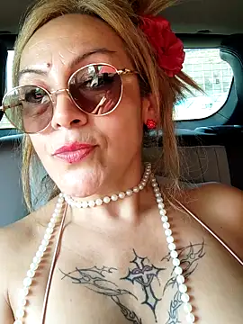 Изображение секс-шоу модели Gatithaaa