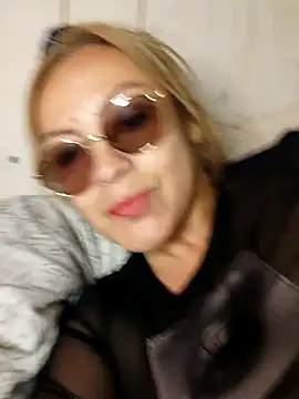 Изображение секс-шоу модели Gatithaaa