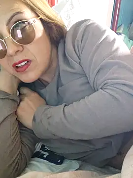Изображение секс-шоу модели Gatithaaa