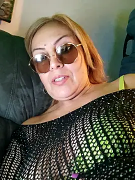 Изображение секс-шоу модели Gatithaaa