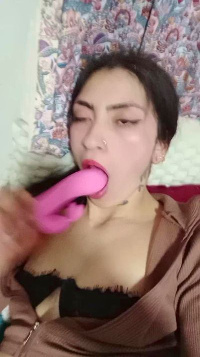 Изображение секс-шоу модели Syvxxx
