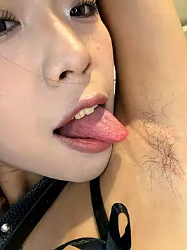 XX125216's sex show image