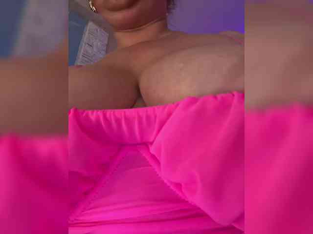 VictoriaDiamo's sex show image