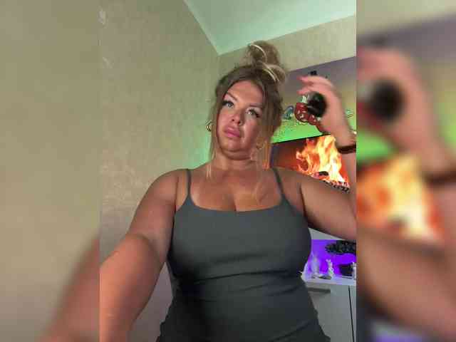 VictoriaDiamo's sex show image