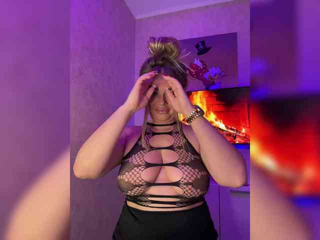 VictoriaDiamo's sex show image