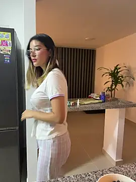 Your_Honeey's sex show image