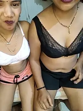 Изображение секс-шоу модели Unique_MomandDaughterrs