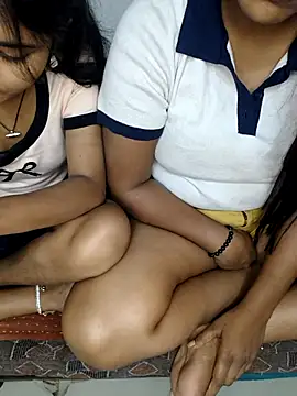 Изображение секс-шоу модели Unique_MomandDaughterrs