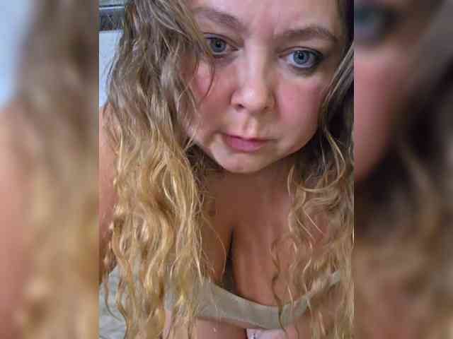 Изображение секс-шоу модели HairyCrotch