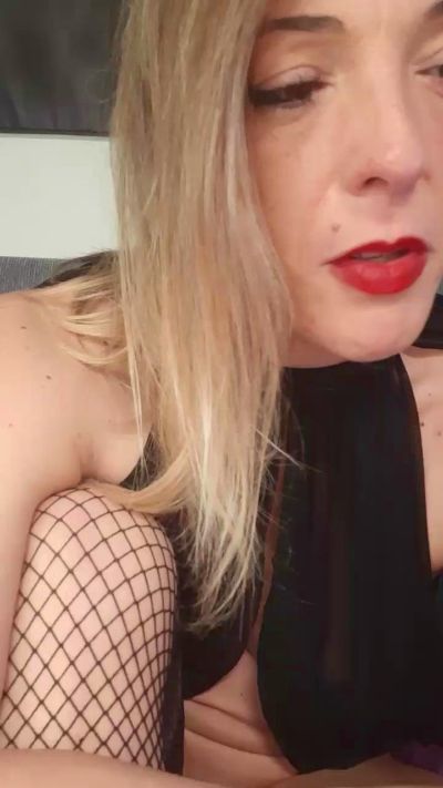 LadyMiri's sex show image