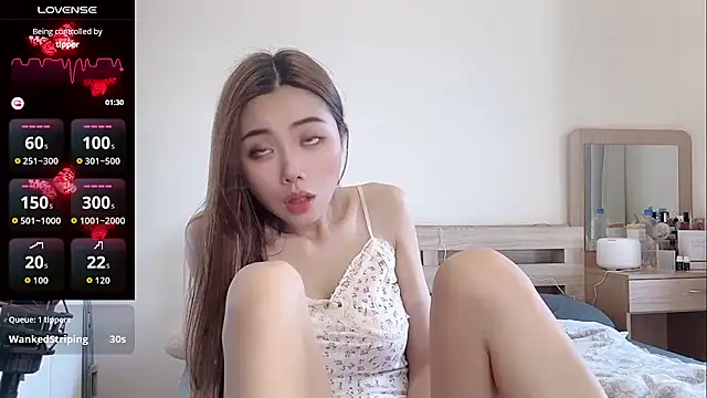 F888f's sex show image