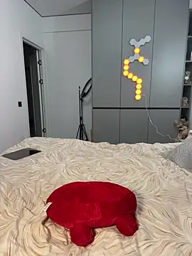 CurlyLara's sex show image