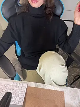 Изображение секс-шоу модели CurlyLara