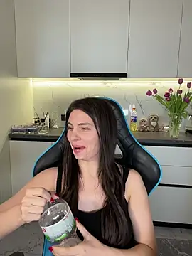 Изображение секс-шоу модели CurlyLara