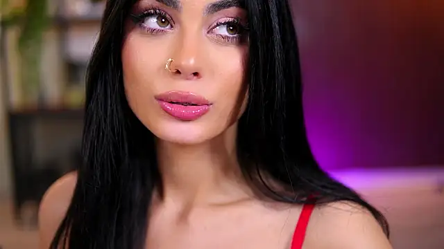 Изображение секс-шоу модели RavennaDArcy