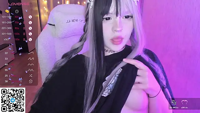 SelenaCute's sex show image