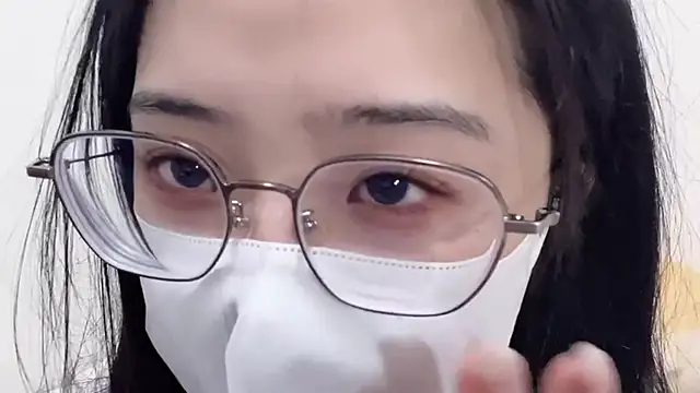 Изображение секс-шоу модели LHeart Изображение секс-шоу модели LHeart