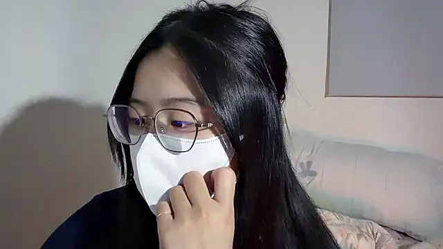 LHeart's sex show image