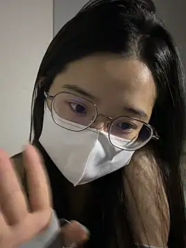 LHeart's sex show image