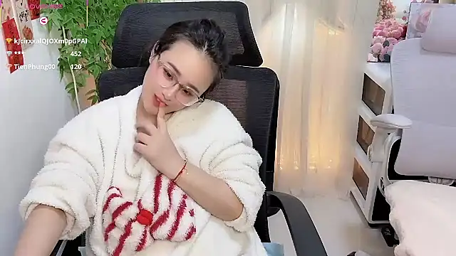 Изображение секс-шоу модели NEWONETO