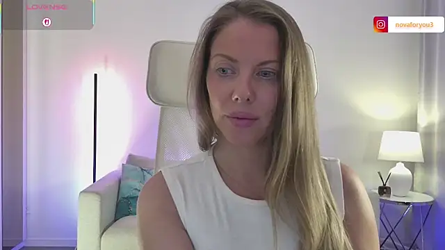 Sexshow-Bild von Nova-Lee