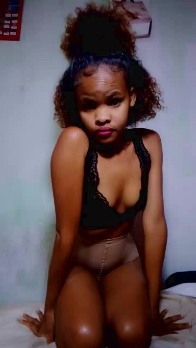 Maicah23's sex show image Maicah23's sex show image