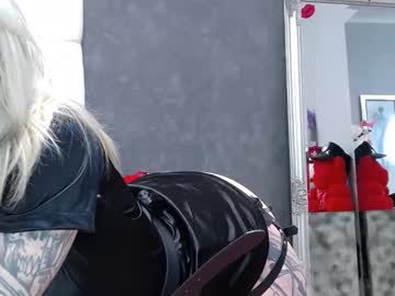 issasmyth's sex show image