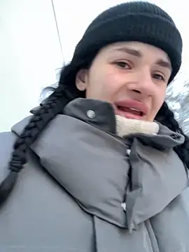 MiraReach's sex show image