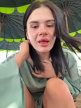 Изображение секс-шоу модели MiraReach