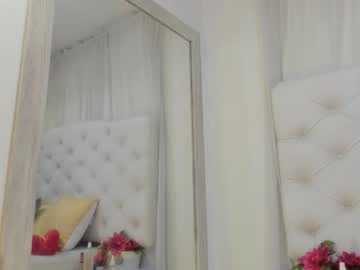 Изображение секс-шоу модели kamila_arias Изображение секс-шоу модели kamila_arias