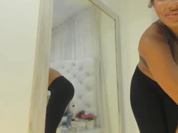 Изображение секс-шоу модели kamila_arias Изображение секс-шоу модели kamila_arias