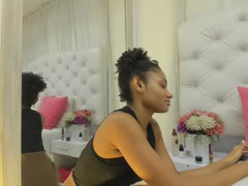 Изображение секс-шоу модели kamila_arias