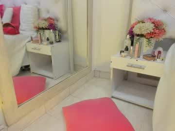 Изображение секс-шоу модели kamila_arias