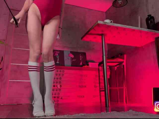 Na-izi's sex show image