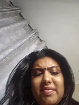 Indian_GlowingMiax's sex show image