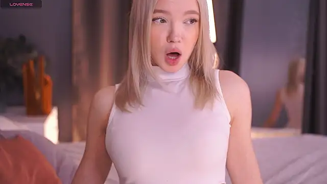 TastyTiffy's sex show image