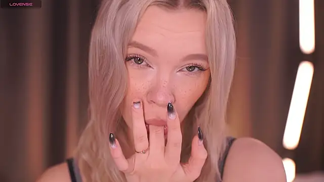 TastyTiffy's sex show image