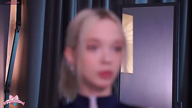 TastyTiffy's sex show image