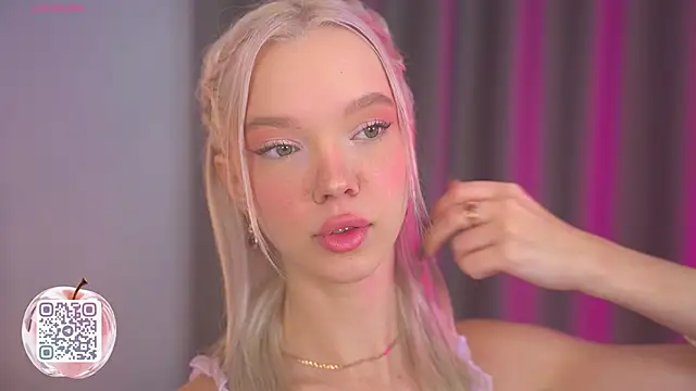 TastyTiffy's sex show image
