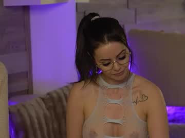 glamourousmom's sex show image glamourousmom's sex show image