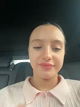 MiaTee's sex show image