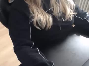 elly_petite's sex show image elly_petite's sex show image