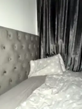 Strongqueen's sex show image