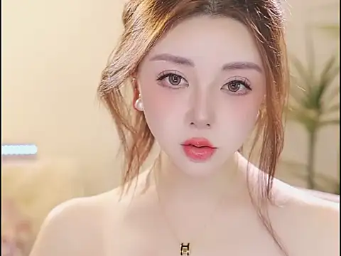 Изображение секс-шоу модели Qiaoqiao__