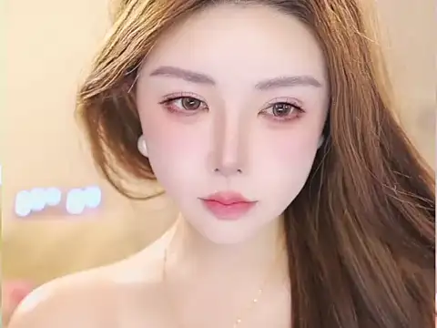 Изображение секс-шоу модели Qiaoqiao__ Изображение секс-шоу модели Qiaoqiao__