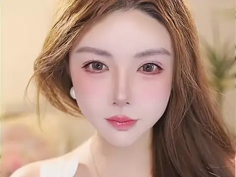 Изображение секс-шоу модели Qiaoqiao__ Изображение секс-шоу модели Qiaoqiao__