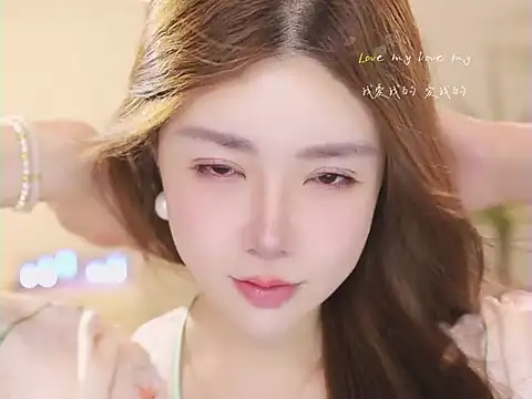 Изображение секс-шоу модели Qiaoqiao__ Изображение секс-шоу модели Qiaoqiao__