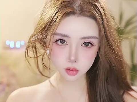 Изображение секс-шоу модели Qiaoqiao__ Изображение секс-шоу модели Qiaoqiao__