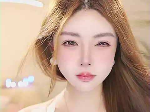 Изображение секс-шоу модели Qiaoqiao__ Изображение секс-шоу модели Qiaoqiao__
